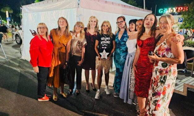 Alba Adriatica, caso inviti al talk sulle scarpette rosse