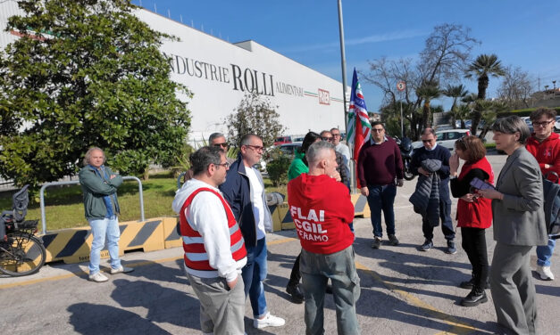 Roseto, protesta alla Salpa: timori per lavoro e produzione