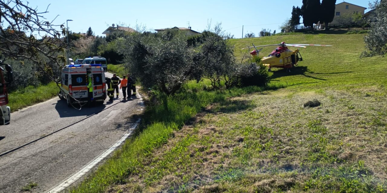 Malore mentre guida a Tortoreto, 66enne soccorso in elicottero