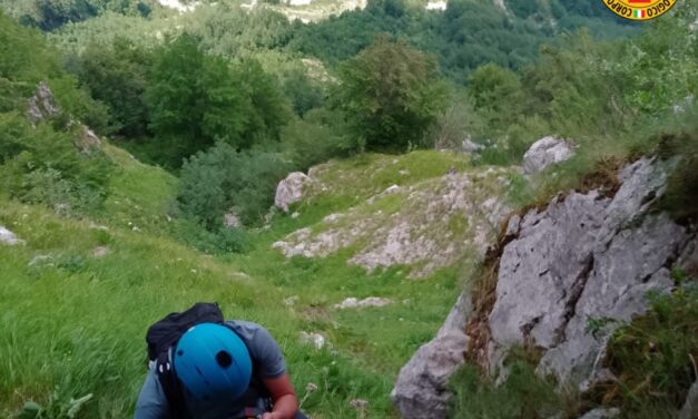 Gran Sasso, due escursionisti recuperati dall’elicottero