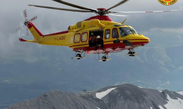 Scivola sul Corno Grande, alpinista soccorsa in elicottero