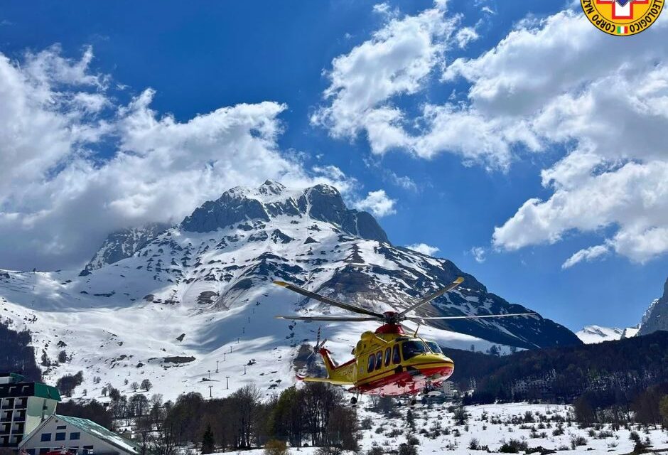 Gran Sasso, escursionista ferito recuperato in elicottero
