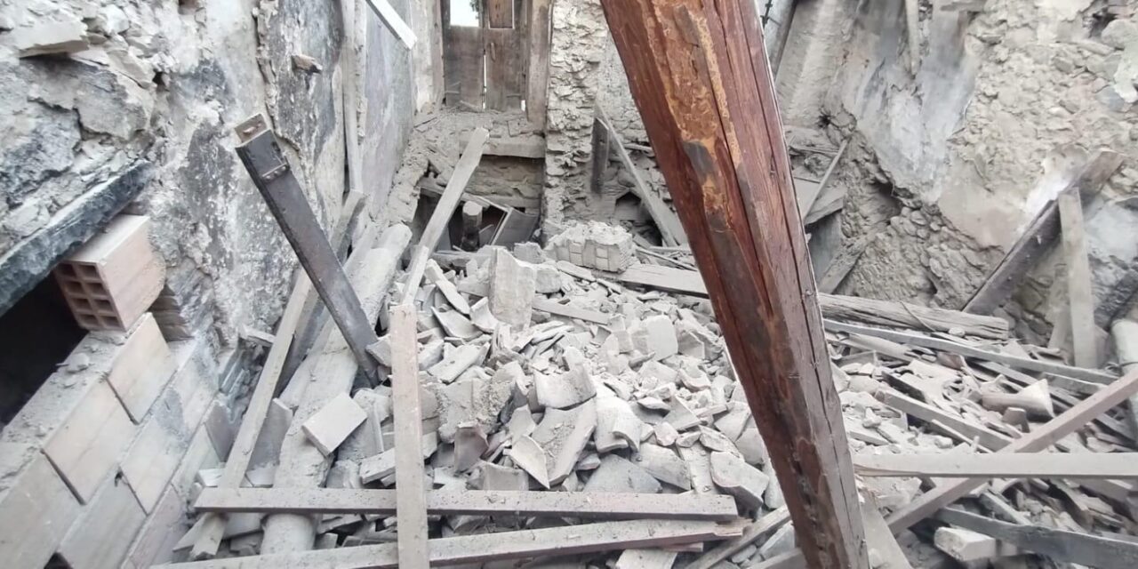 Teramo, cedimento in una casa a Frondarola: due nuclei fuori casa