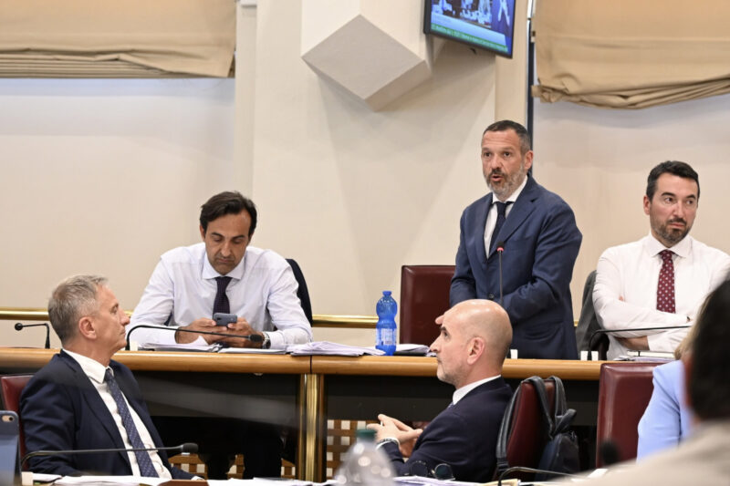 Acqua in Abruzzo, nuova gestione pubblica entro il 2032