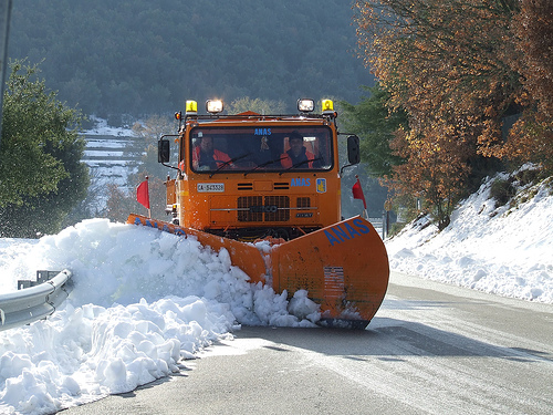 Campo Imperatore, strada ancora bloccata dai cumuli di neve