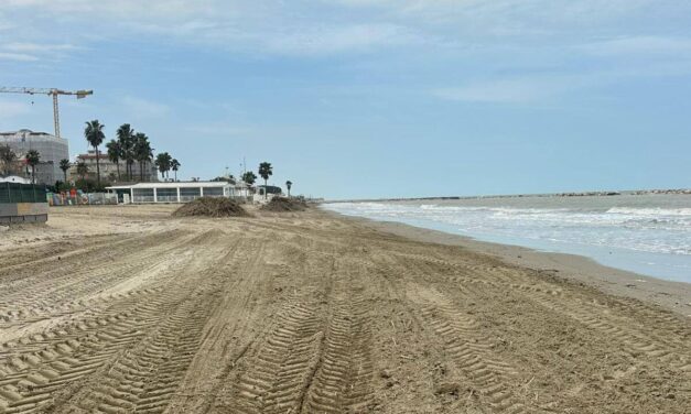 Alba Adriatica, arenile ripulito dopo il maltempo