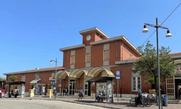 Giulianova, fermato in stazione: poi l’aggressione al Mazzini