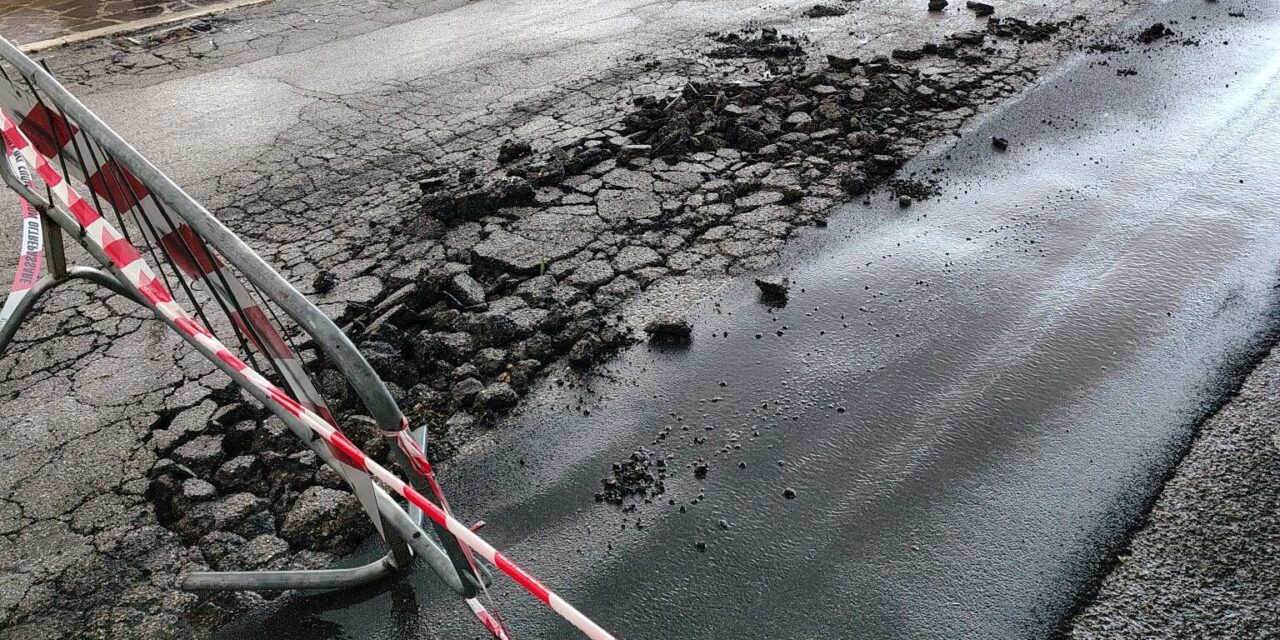 Nereto, strada danneggiata: senso unico in via Matteotti
