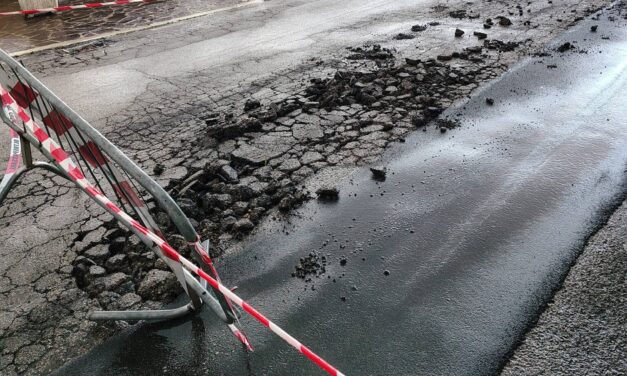 Nereto, strada danneggiata: senso unico in via Matteotti