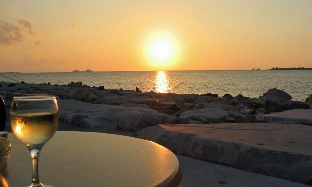 “Terre & Mare”: al porto di Giulianova serate di “Wine Tasting” e di cinema di qualità