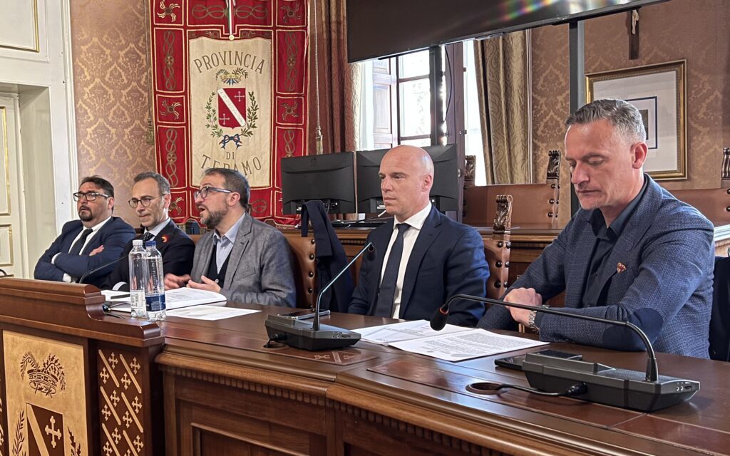 Rifiuti, in Provincia il confronto sul futuro assetto del servizio