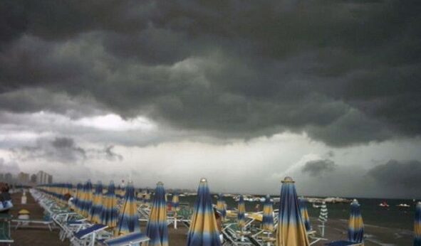 Abruzzo, in arrivo temporali e vento forte: scatta l’allerta