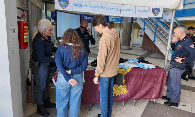 A Teramo studenti e famiglie incontrano la Polizia alla Scienza
