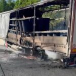 Tir in fiamme sulla A14 a Roseto, intervengono i vigili del fuoco