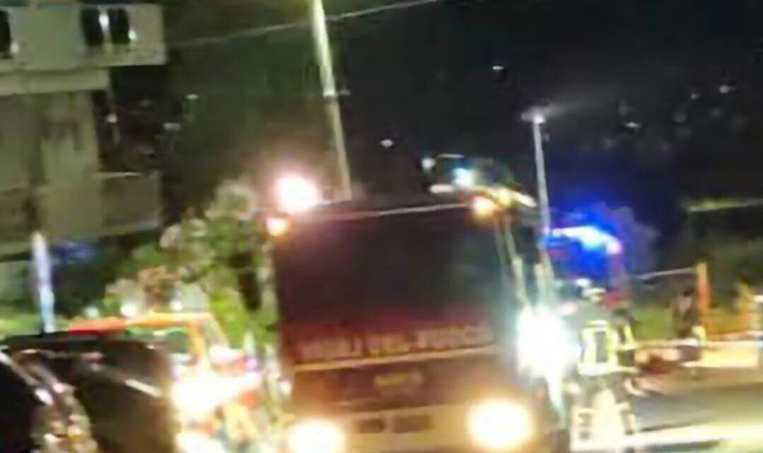 Traliccio danneggiato in via Tancredi, disagi nella notte