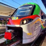 Segnalato sul regionale per gesti osceni: intervento a bordo