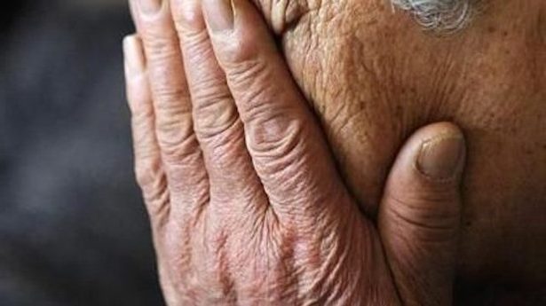 Teramo, finti militari alla porta di un anziano: due arresti