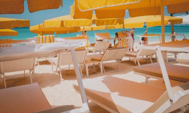 Vacanze da Giulianova: perché sempre più viaggiatori scelgono l’assicurazione viaggio prima di partire