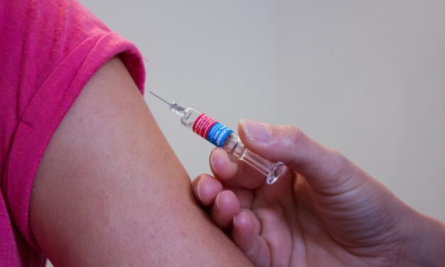 Vaccinazione ultra 80enni: inizio campagna rinviato al 4 marzo