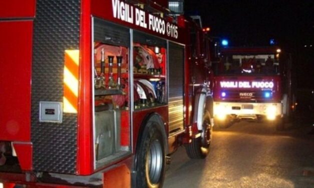 Auto in fiamme a Garrufo, indagini su un rogo volontario