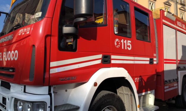 Fiamme in abitazione a Roseto, anziana salvata dai passanti