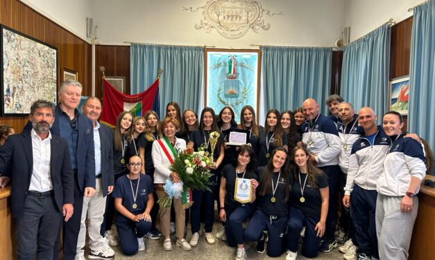 Alba Adriatica celebra la Pallavolo: premio in Comune per la promozione in D